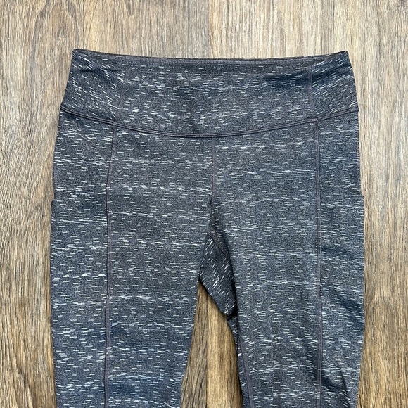 Lucy Grey Cropped Leggings - Picture 2 of 5